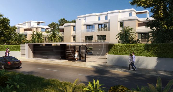 Exclusive beachfront townhouse in a prime location on the New Golden Mile