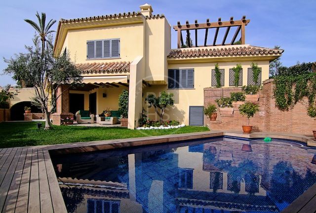 Semi Detached Villas for sale in Nueva Andalucia