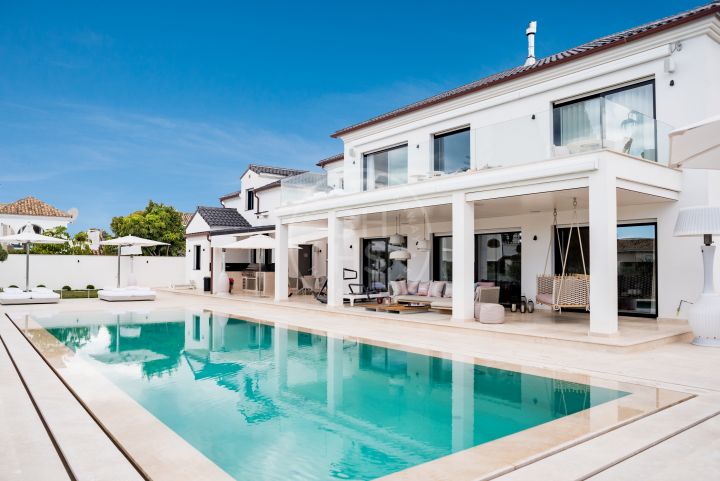 Luxury villa under construction in Altos de Puente Romano, Marbella’s Golden Mile