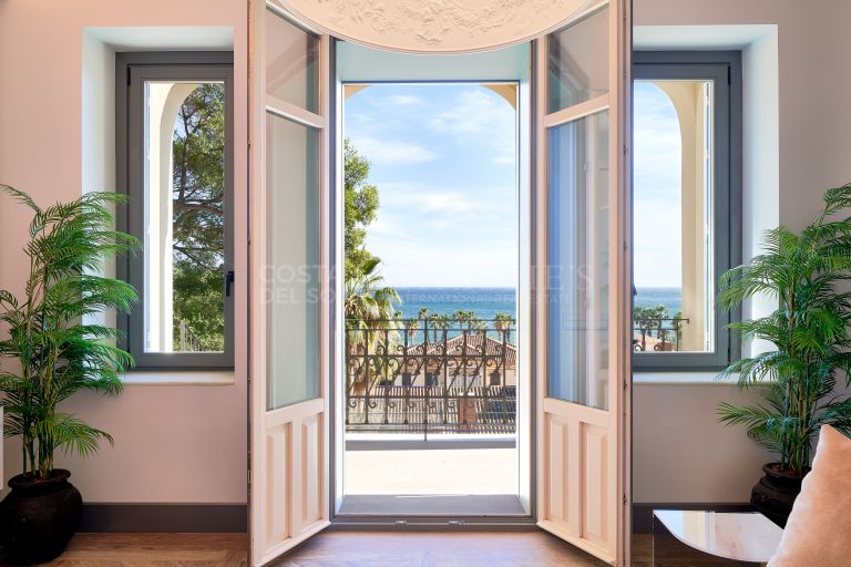 Duplex en edificio histórico renovado con impresionantes vistas al mar, Málaga este