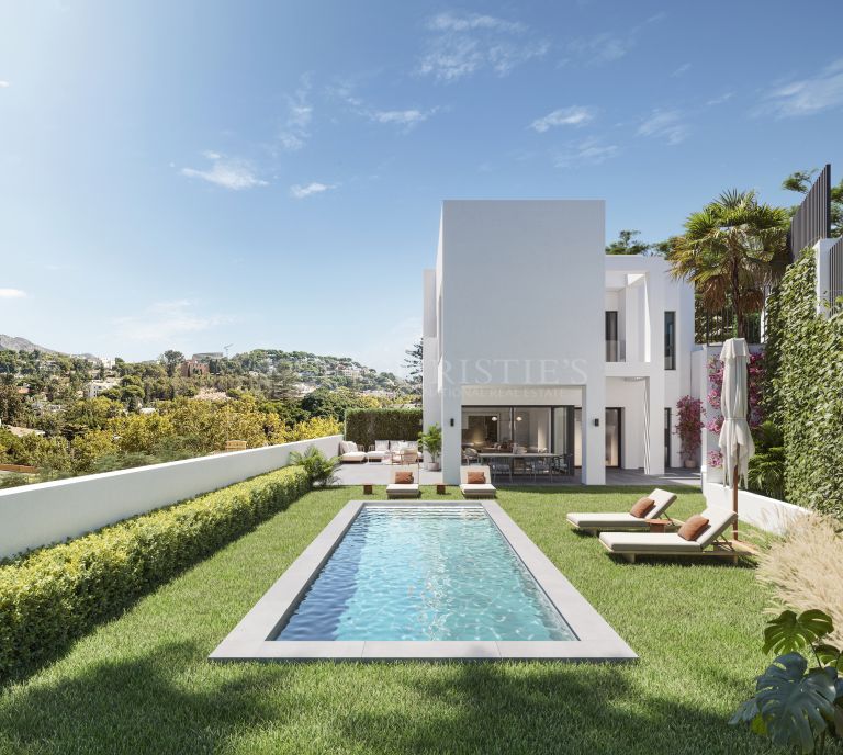 Uroczy dom w zabudowie bliźniaczej w najbardziej ekskluzywnej części Malagi