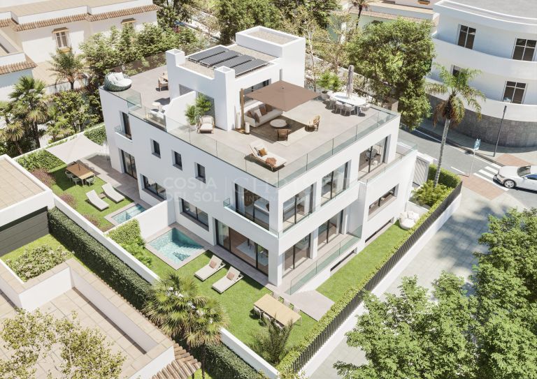 Luxury townhouse by the sea in Malaga East
