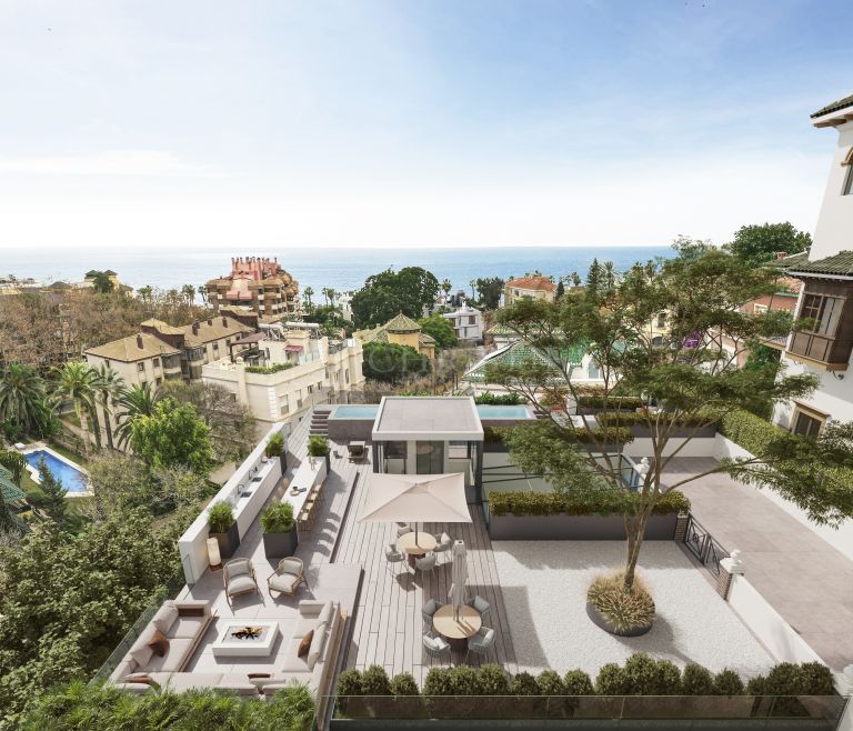 Apartamento lujoso con dos piscinas comunitarias y vistas mar en zona este de Málaga