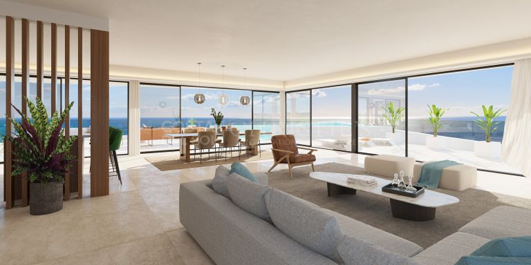 Penthouse with swimming pool and sea views in Reserva del Higuerón, Benalmádena