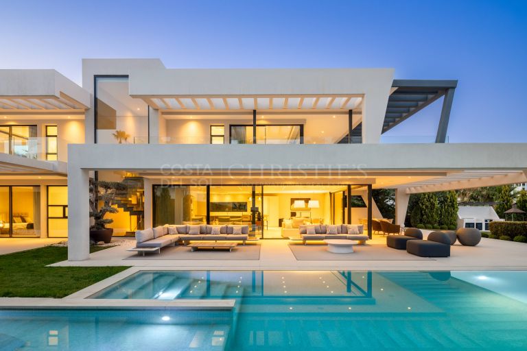 Espléndida moderna casa de lujo en Nueva Andalucia, Marbella