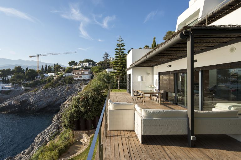 Prachtige villa met privétoegang tot de zee in Almuñécar
