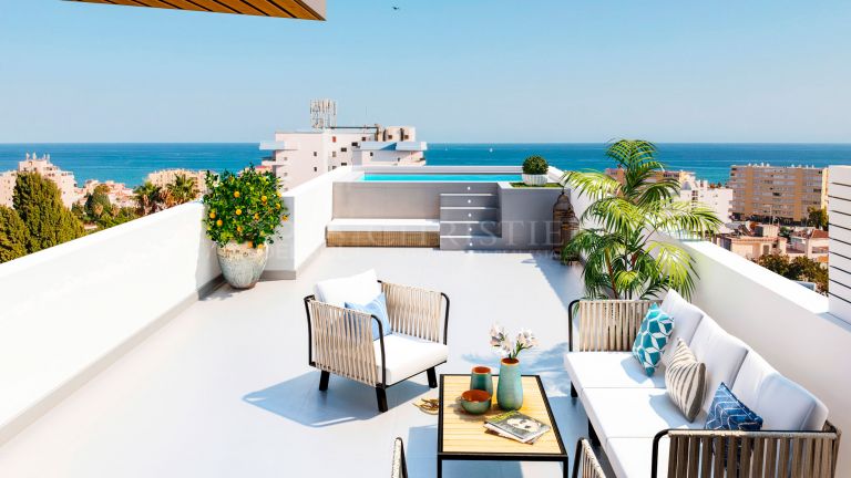 Uroczy penthouse z prywatnym basenem i widokiem na morze w Torremolinos