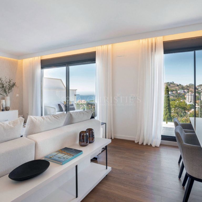 Charmant penthouse met uitzicht over de baai van Malaga in El Limonar