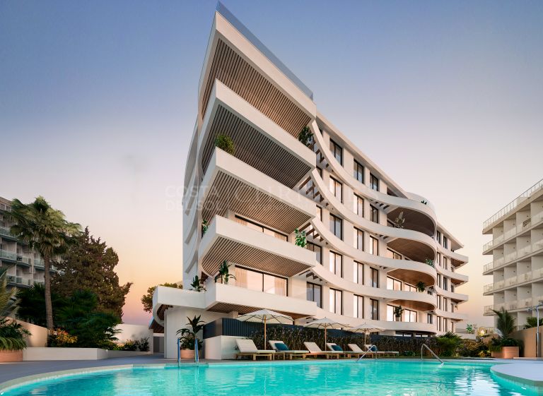 Apartamento edificio con forma de barco junto a Puerto Marina, Benalmádena