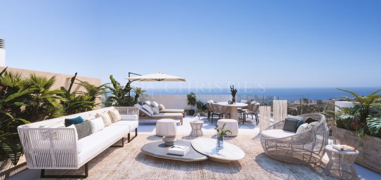 Charmant penthouse met panoramisch uitzicht op de bergen en de zee in het dorp Benalmádena