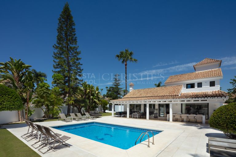 Wunderschöne Villa in Parcelas del Golf in Nueva Andalucía Marbella