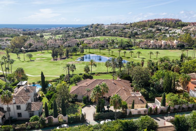 Frontline golf Villa La Cerquilla, Nueva Andalucia