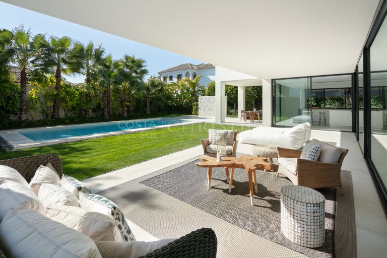 Contemporary House situated in Guadalmina
