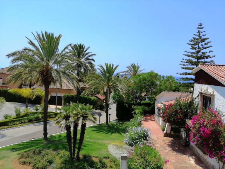 Villa to reform in the best area of Marbella