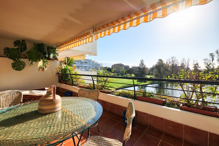 Apartment for sale in Guadalmina Alta, San Pedro de Alcantara