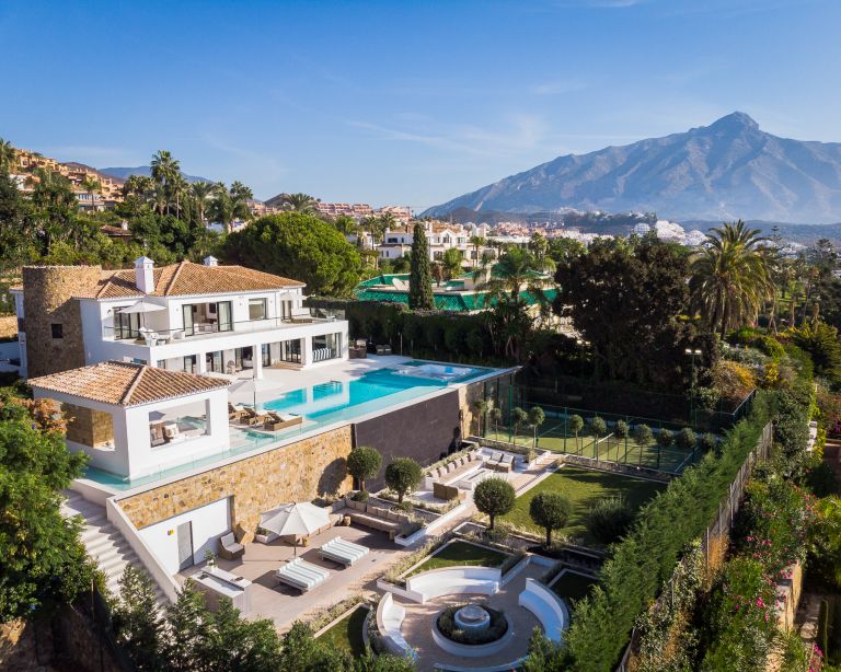 Villa en Nueva Andalucia