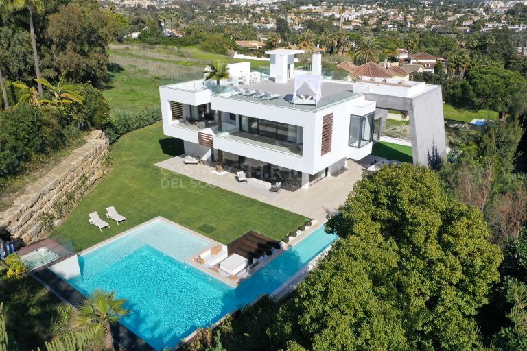 Design villa in the Golf Valley, Nueva Andalucia
