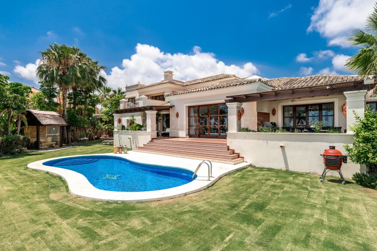 Charmante Andalusische villa in het hart van de Golf Valley.