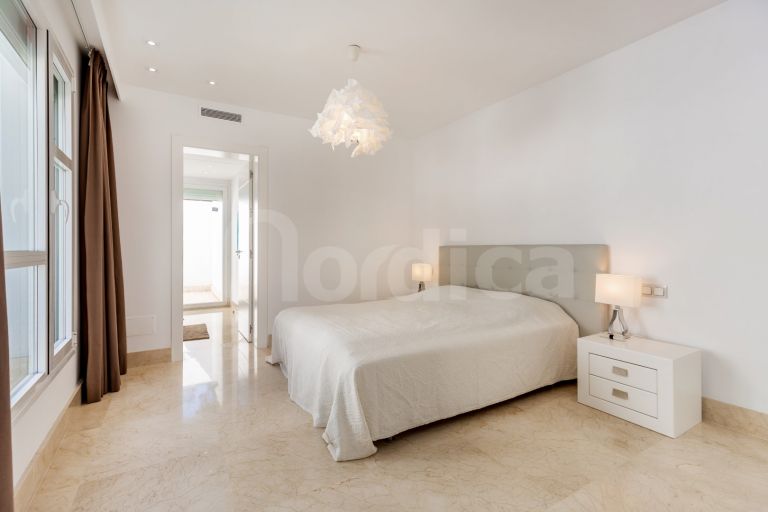 Villa for sale in Las Brisas