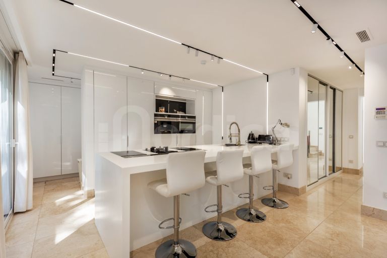 Villa for sale in Las Brisas