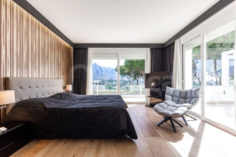 Villa for sale in Las Brisas