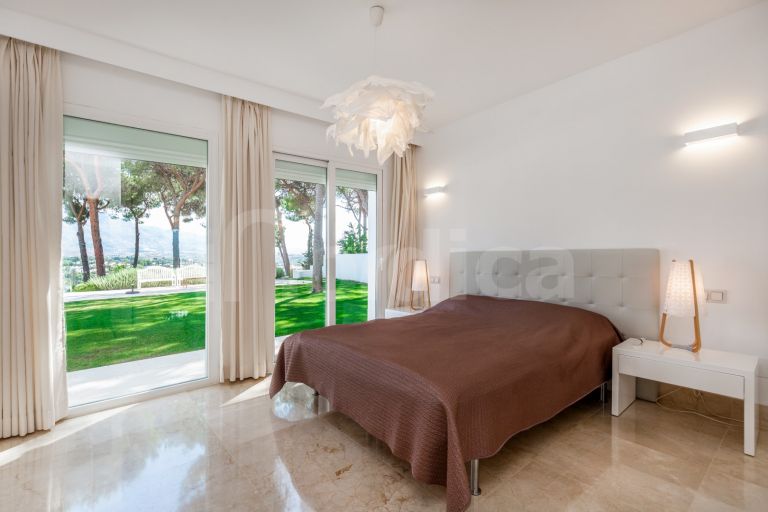 Villa for sale in Las Brisas