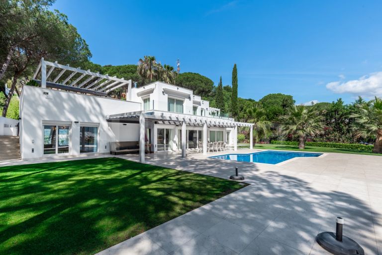 Villa for sale in Las Brisas