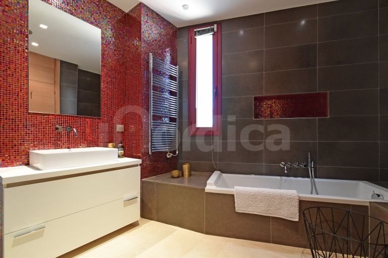 Villa for sale in Nueva Andalucia