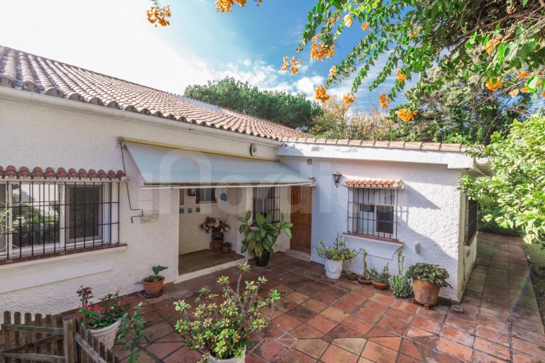 Villa for sale in La Reserva de los Monteros