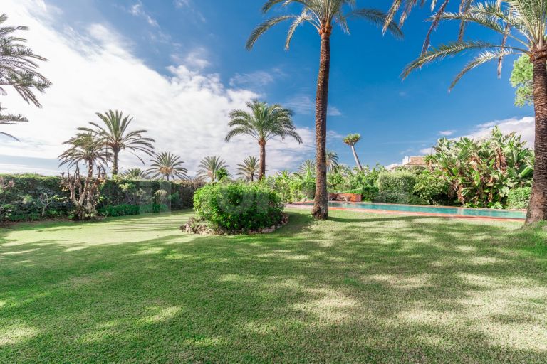 Villa for sale in La Reserva de los Monteros