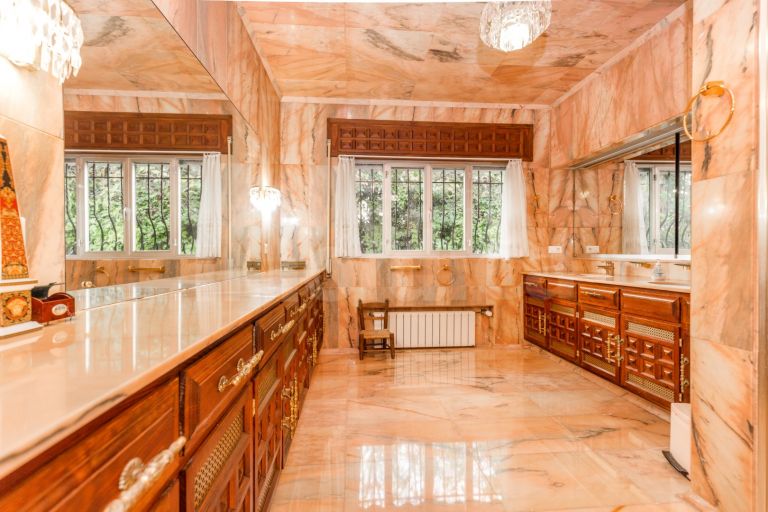 Villa for sale in La Reserva de los Monteros