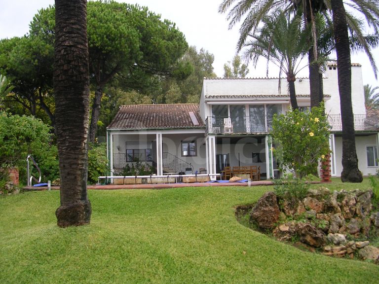 Villa for sale in La Reserva de los Monteros
