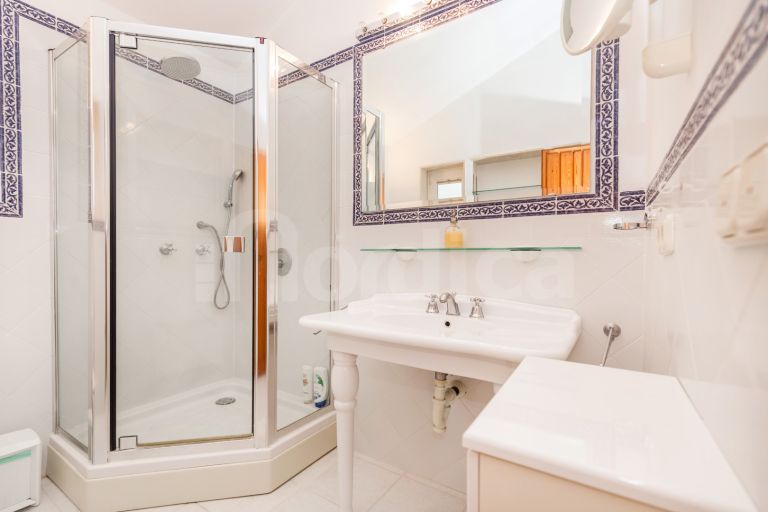 Villa for sale in La Reserva de los Monteros