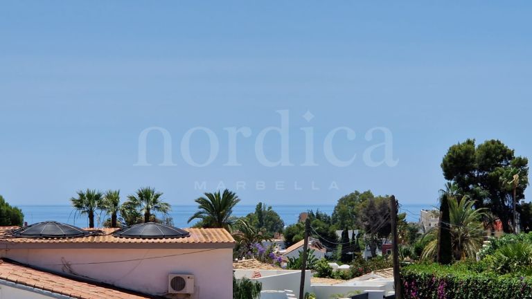 Villa for sale in Nueva Andalucia