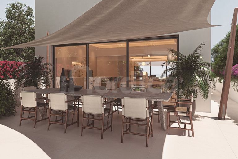 Villa Pareada en venta en Elviria