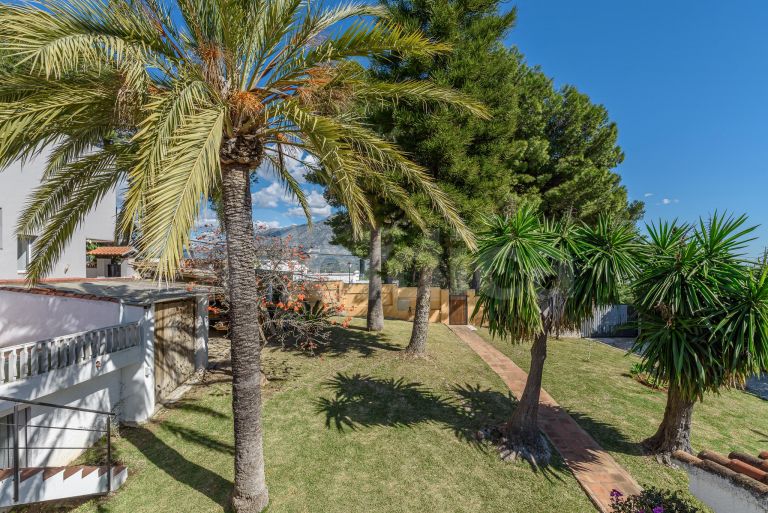 Villa till salu i Nueva Andalucia