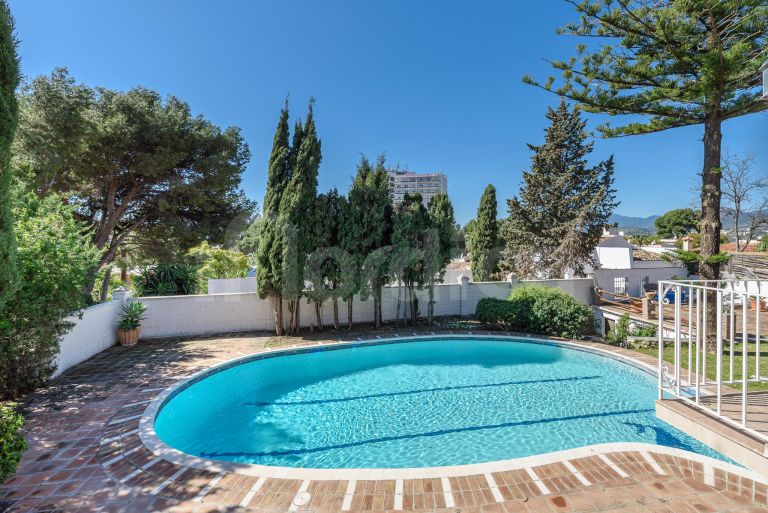 Villa till salu i Nueva Andalucia