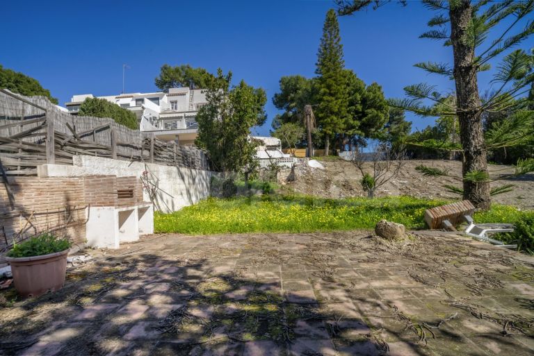 Grundstück zu verkaufen in Nueva Andalucia