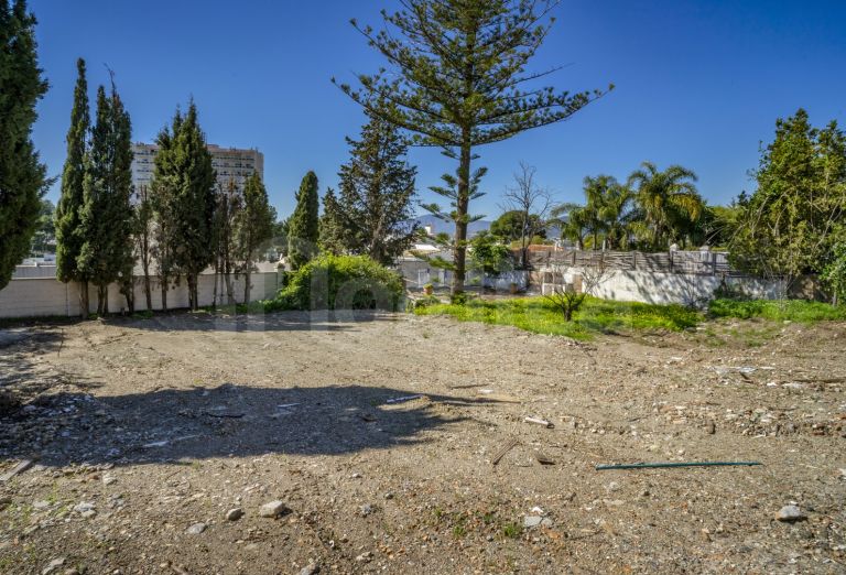 Grundstück zu verkaufen in Nueva Andalucia