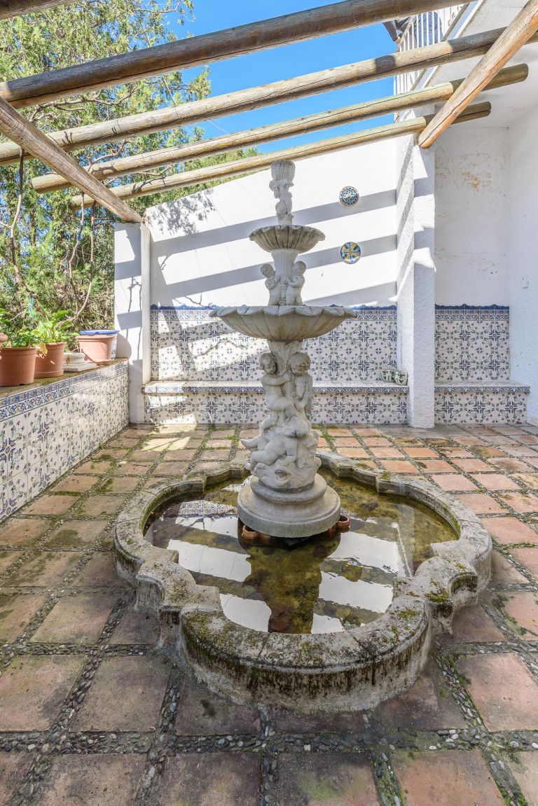 Villa till salu i Nueva Andalucia