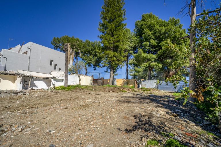 Grundstück zu verkaufen in Nueva Andalucia