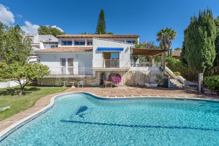 Villa till salu i Nueva Andalucia