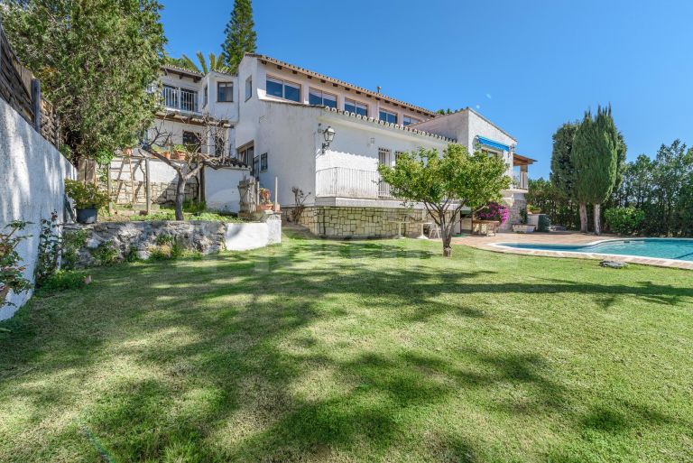 Villa till salu i Nueva Andalucia