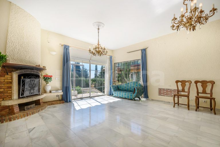 Villa till salu i Nueva Andalucia