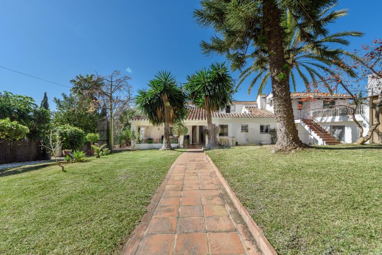 Villa till salu i Nueva Andalucia