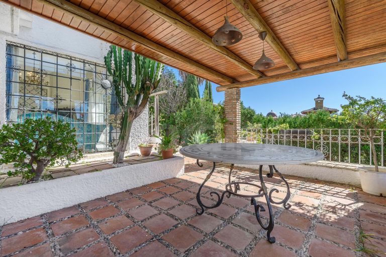 Villa till salu i Nueva Andalucia