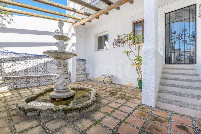 Villa till salu i Nueva Andalucia