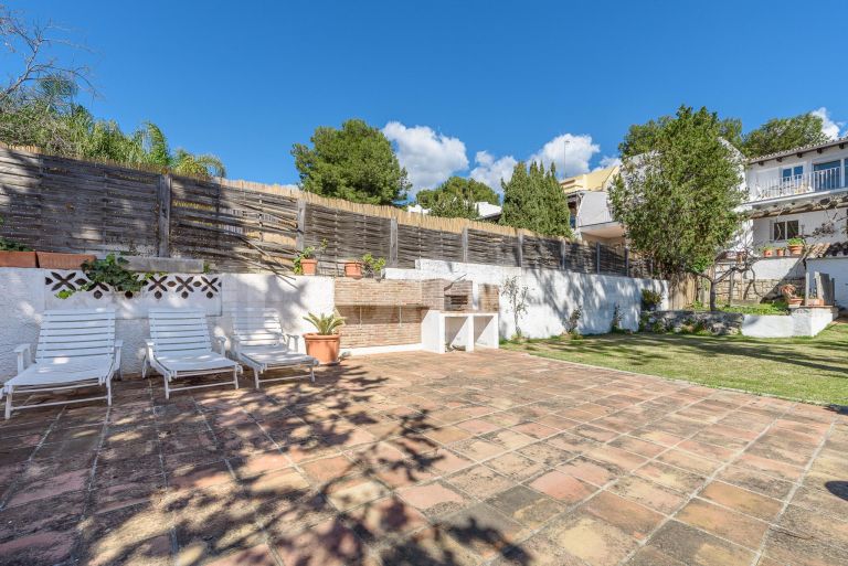 Villa till salu i Nueva Andalucia