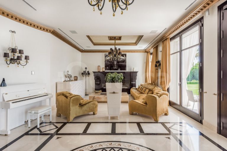 Villa for sale in Hacienda las Chapas