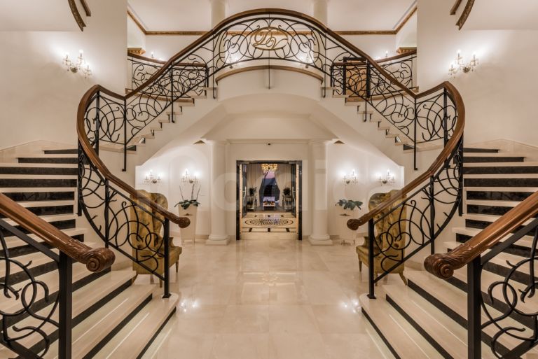 Villa for sale in Hacienda las Chapas